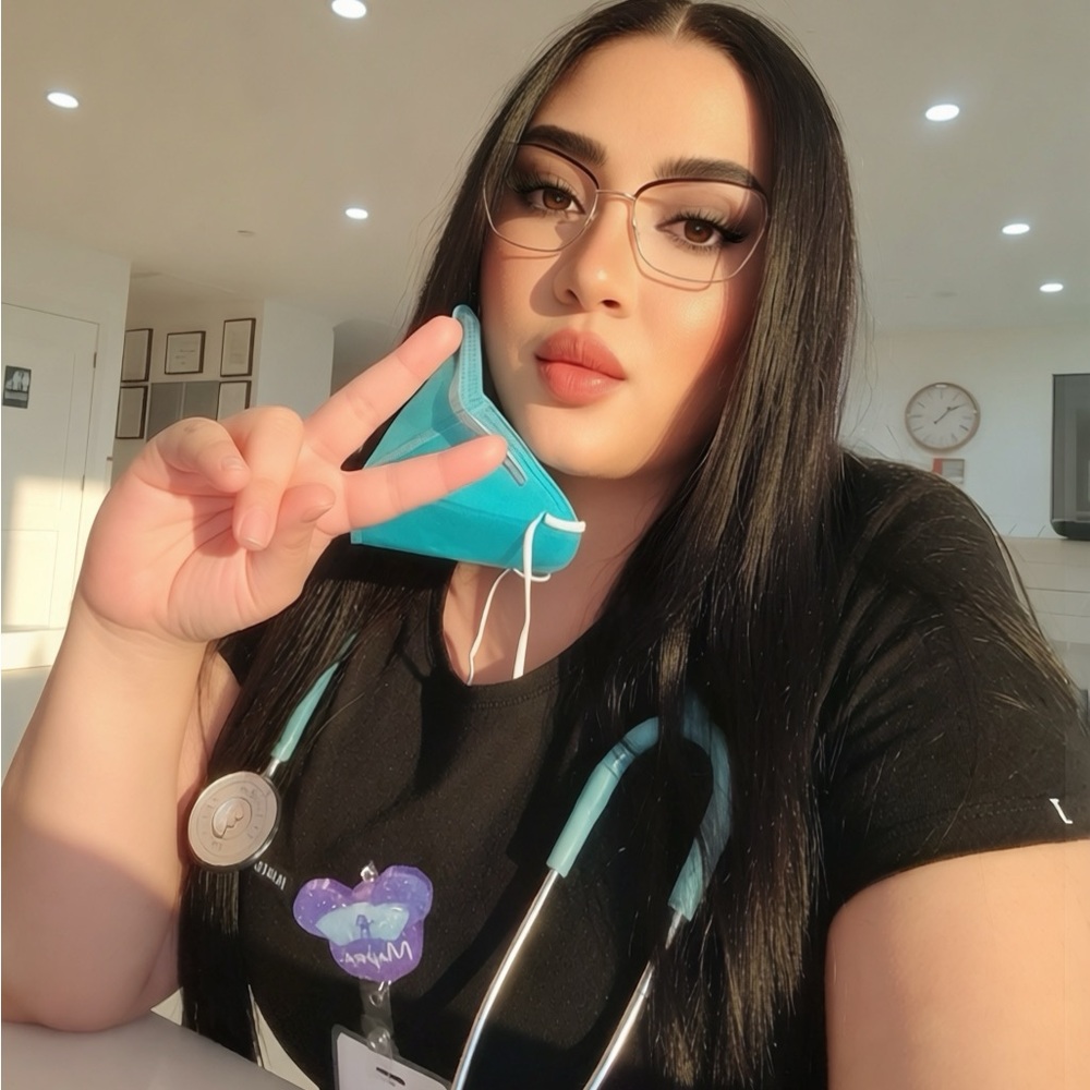 Meet your Posher, Mayra